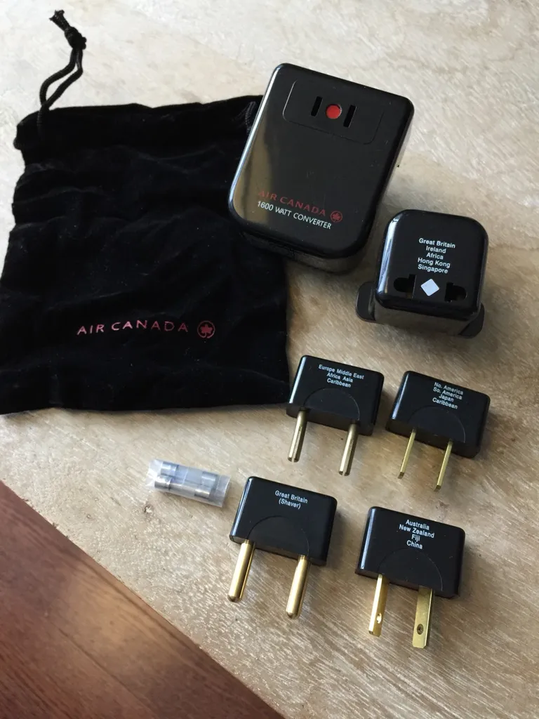Air Canada International Converter & Adaptor Set With Pouch -... photo 1