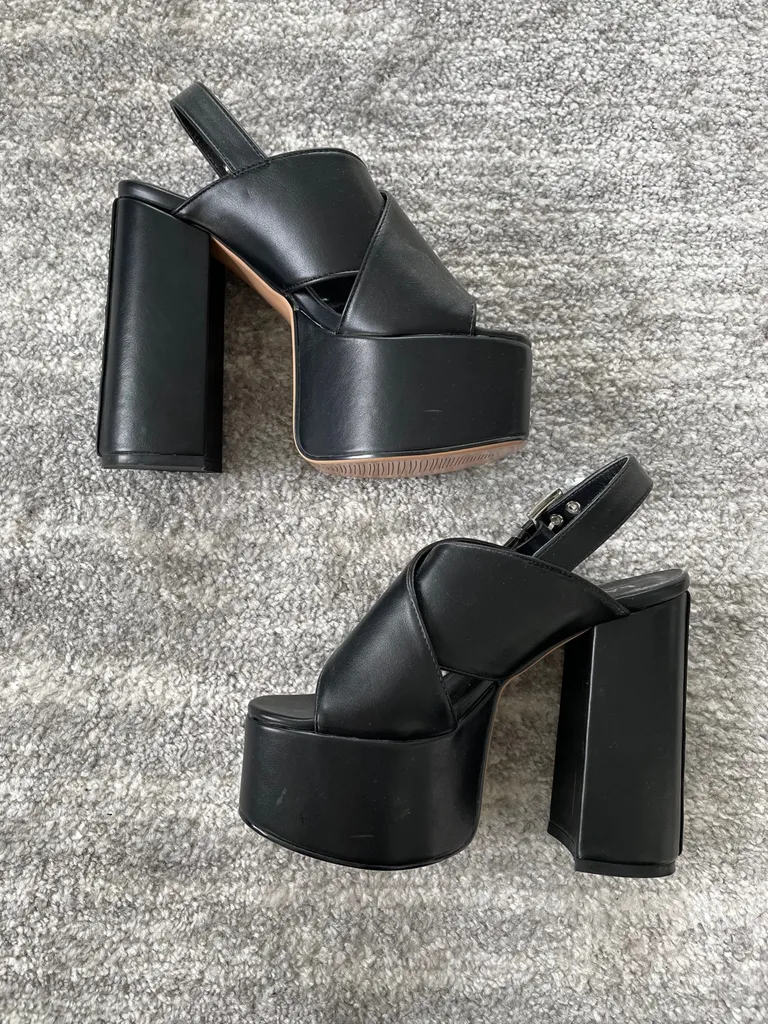 LAMODA Platform Heels Size 7 photo 1