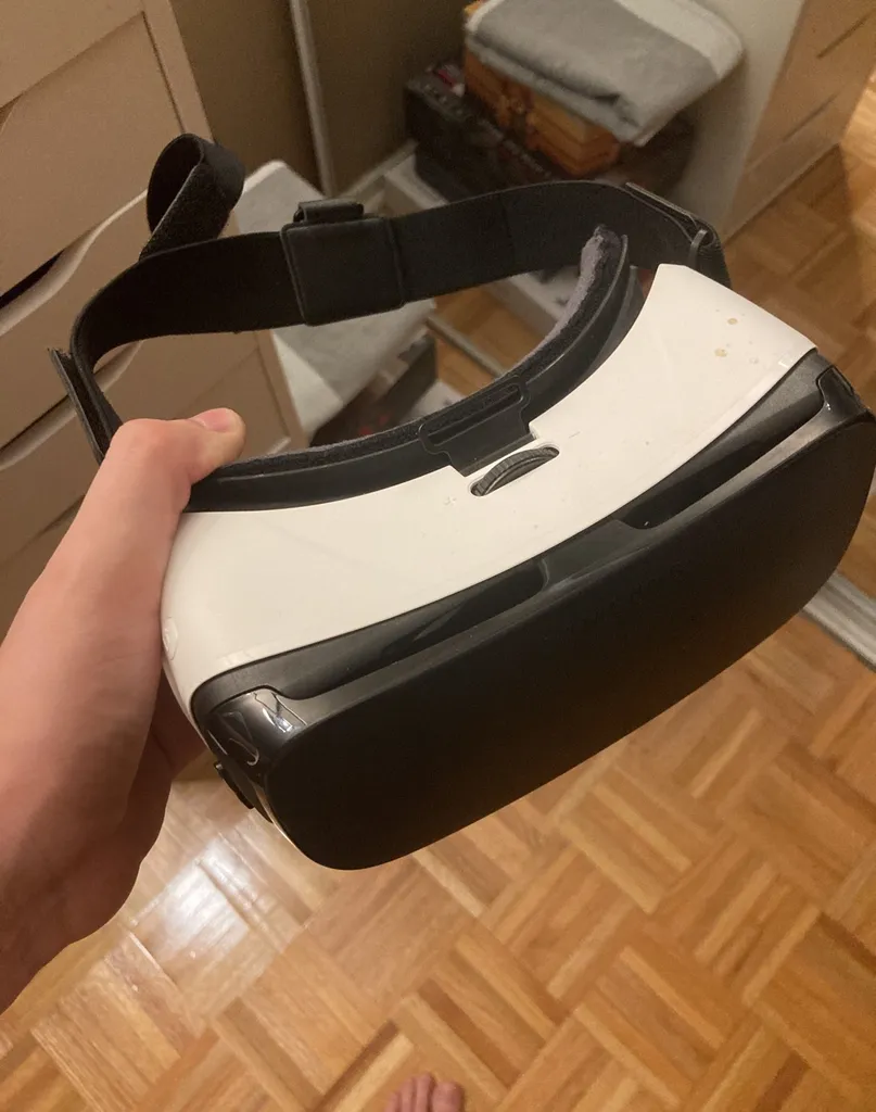 Samsung Gear Virtual Reality Headset photo 1