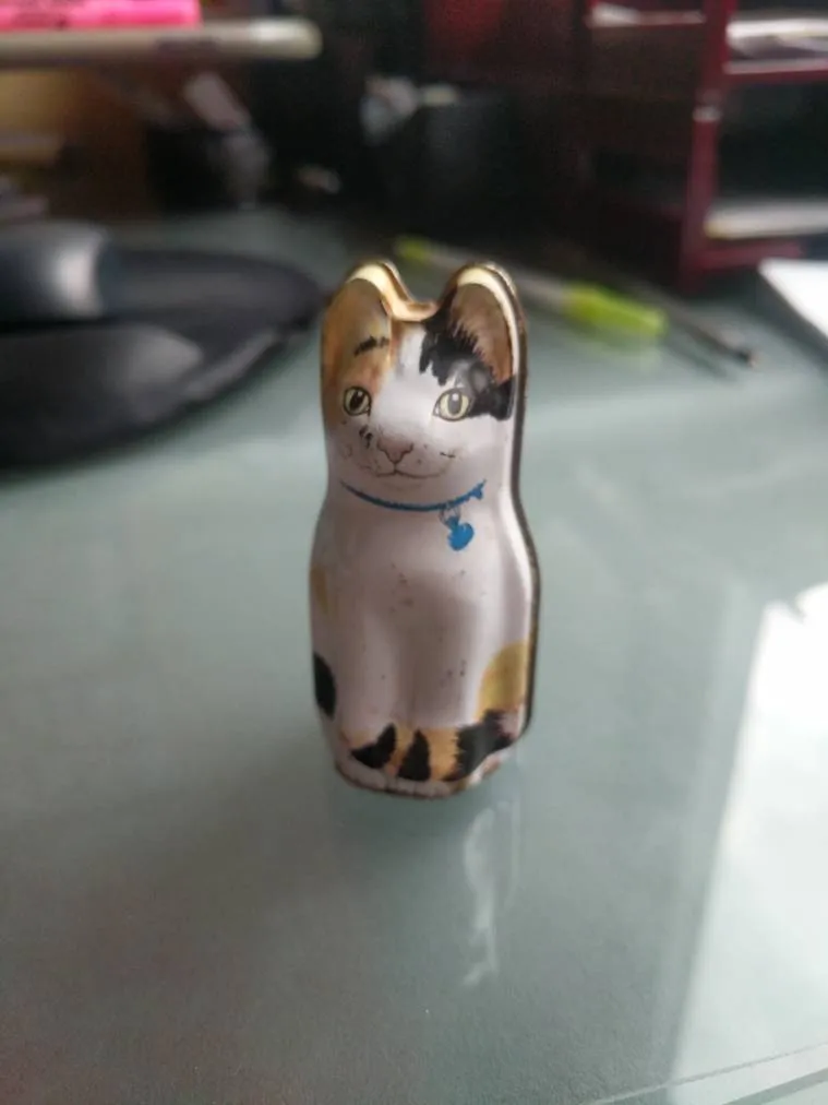 Vantage Cat Tin Box photo 1