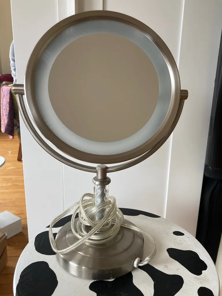 Vanity Mirror photo 1