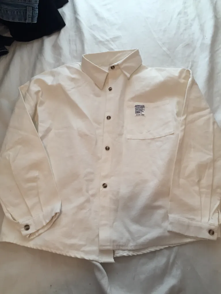 Korean white shirt photo 1