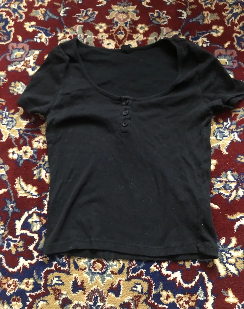 Black T-shirt photo 1