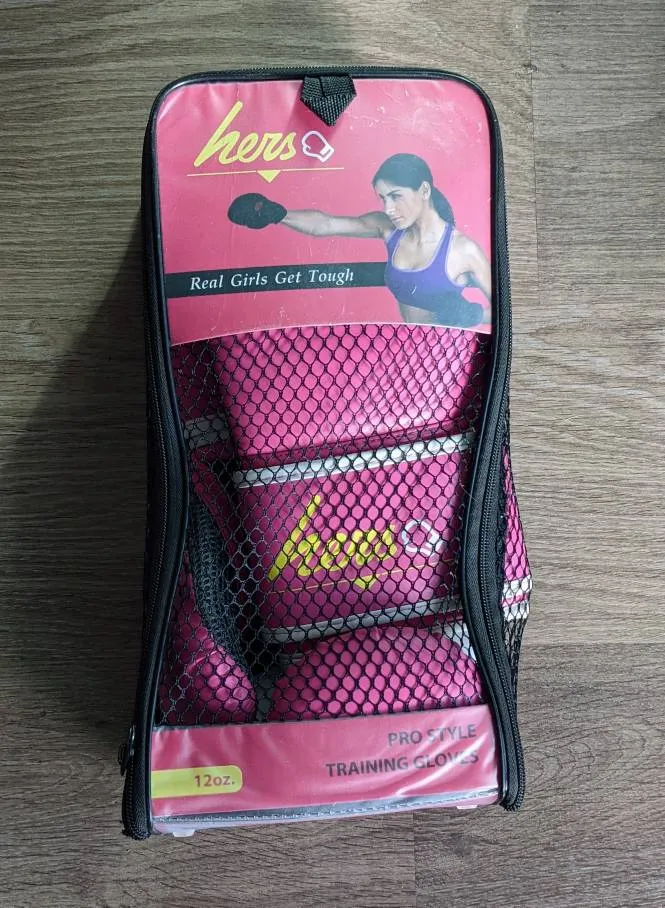 BN BOXING GLOVES photo 1