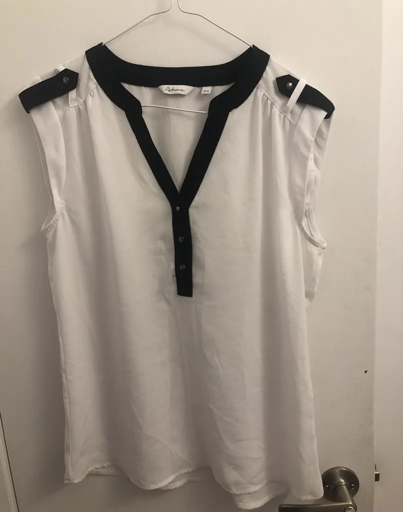 White Sleeveless Blouse photo 1