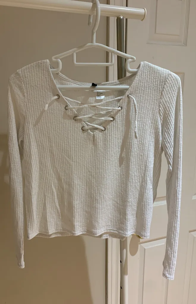 H&M White Long Sleeve photo 1