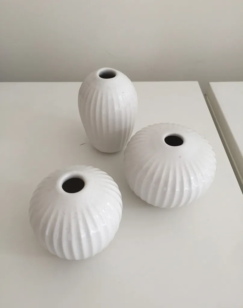 Tiny flower vases photo 1