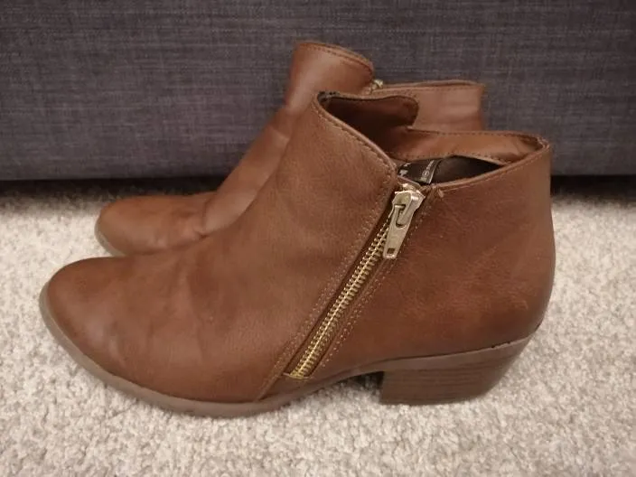 American Eagle Boots (Size 8) photo 1