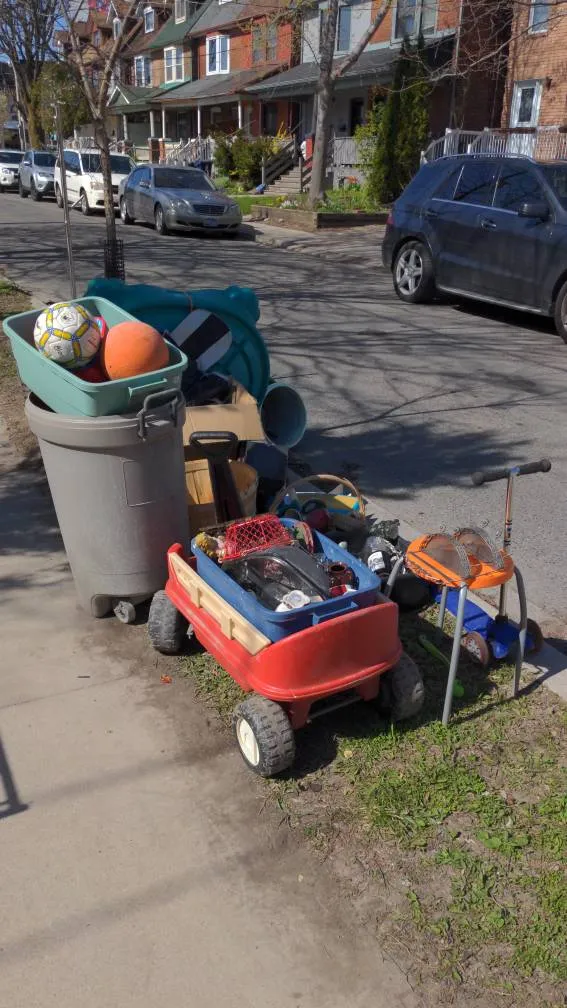 Curb Alert! Free Household Items photo 1