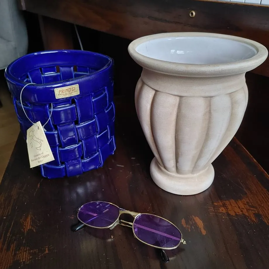 2 Small Plant Pots photo 1