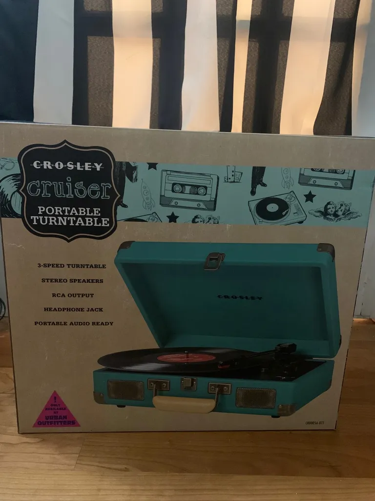 Crosley Cruiser Portable Turntable / Record player photo 1