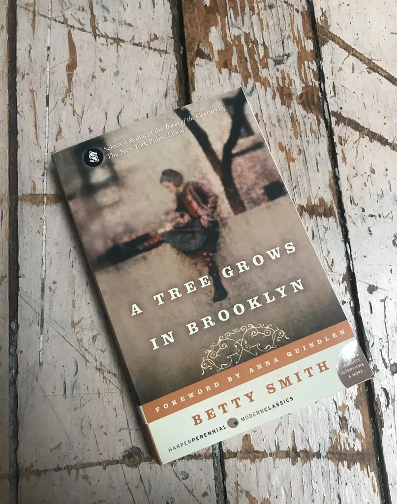 A Tree Grows In Brooklyn - Betty Smith photo 1