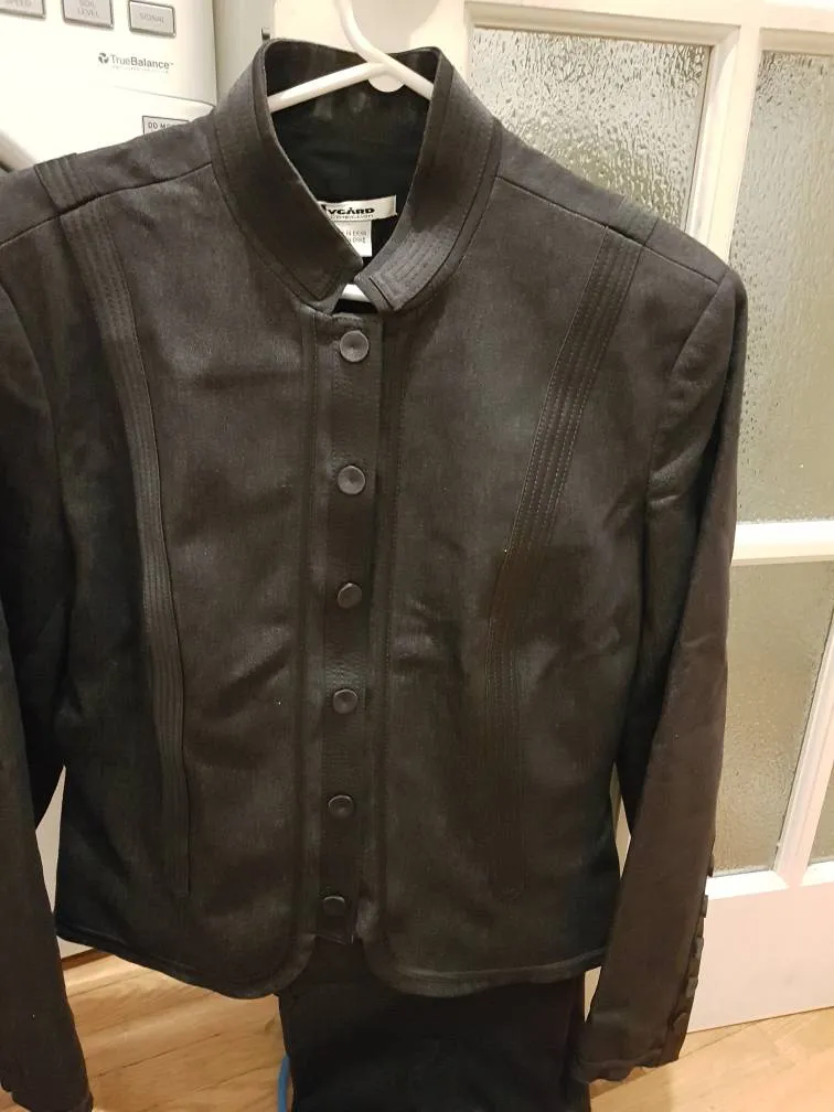 Ladies Outfit (10,12) photo 1