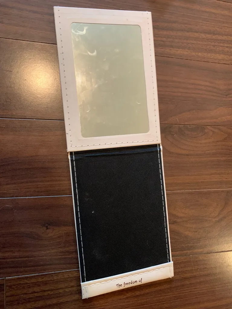 Small freestanding mirror 🆓 photo 1