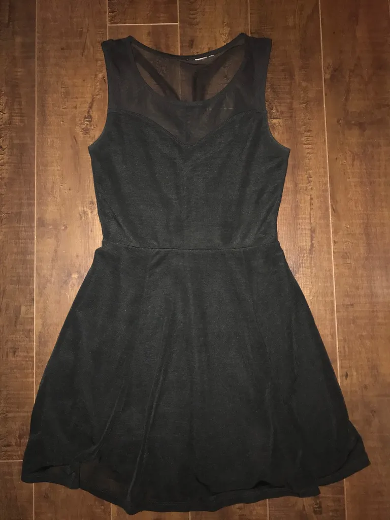 Sleeveless Black Dress photo 1