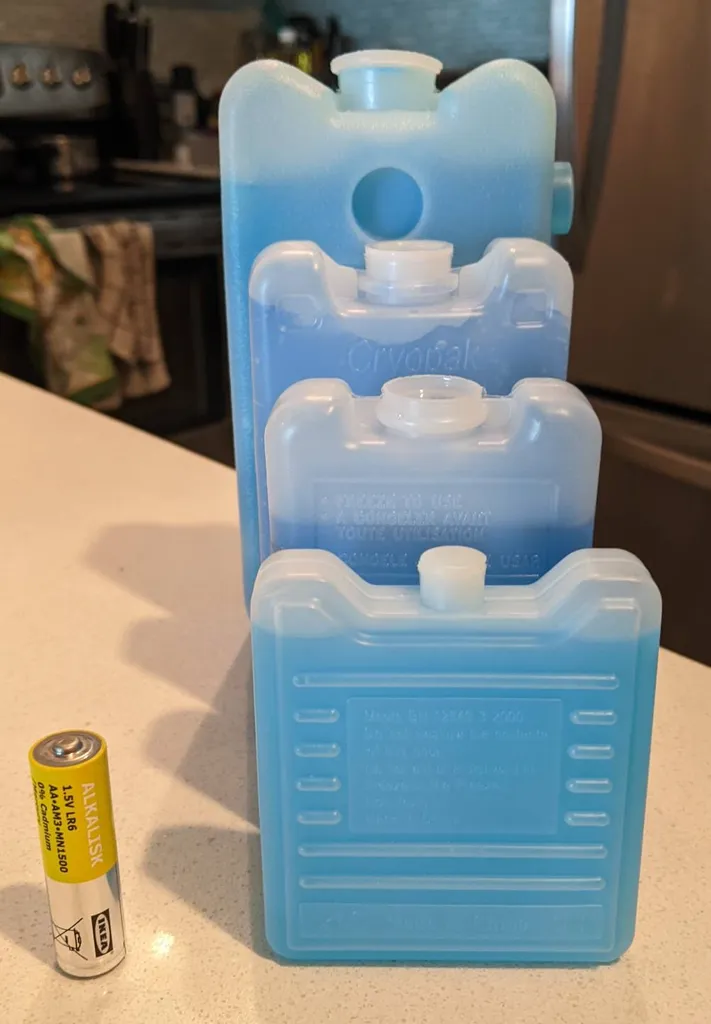 Ice Packs Set of 4 (Different Sizes) photo 1