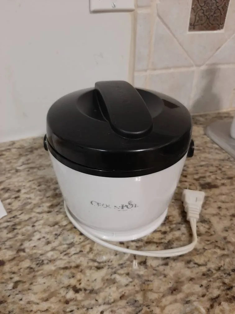 Small Crockpot photo 1