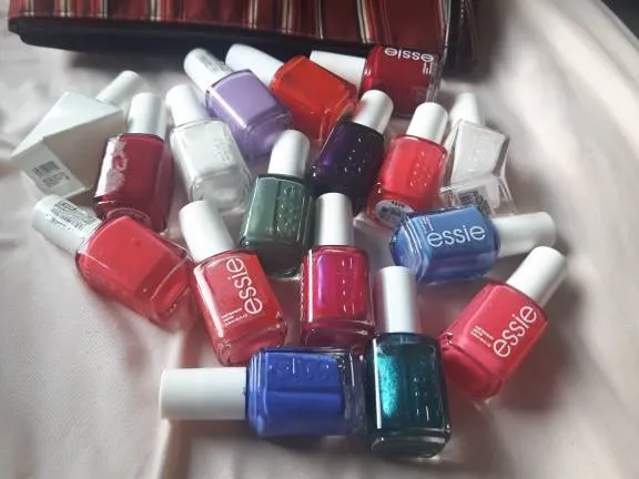 ESSIE  NAIL POLISH photo 1