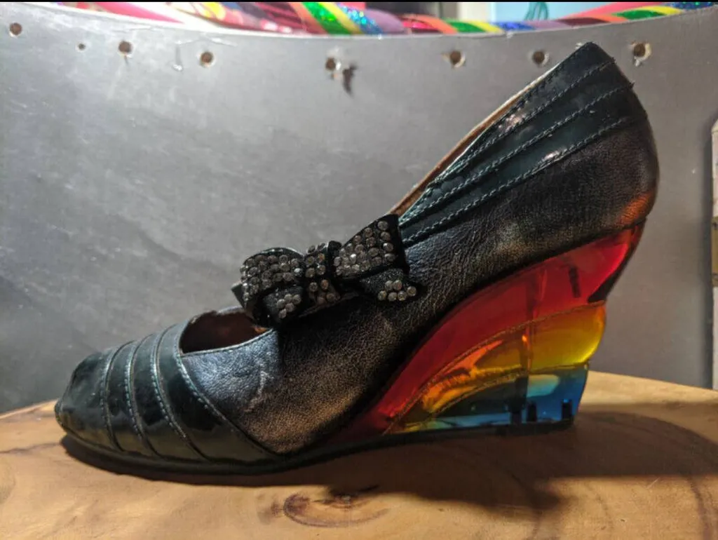 Over the rainbow wedge heels gold glitter piping  7.5 photo 1