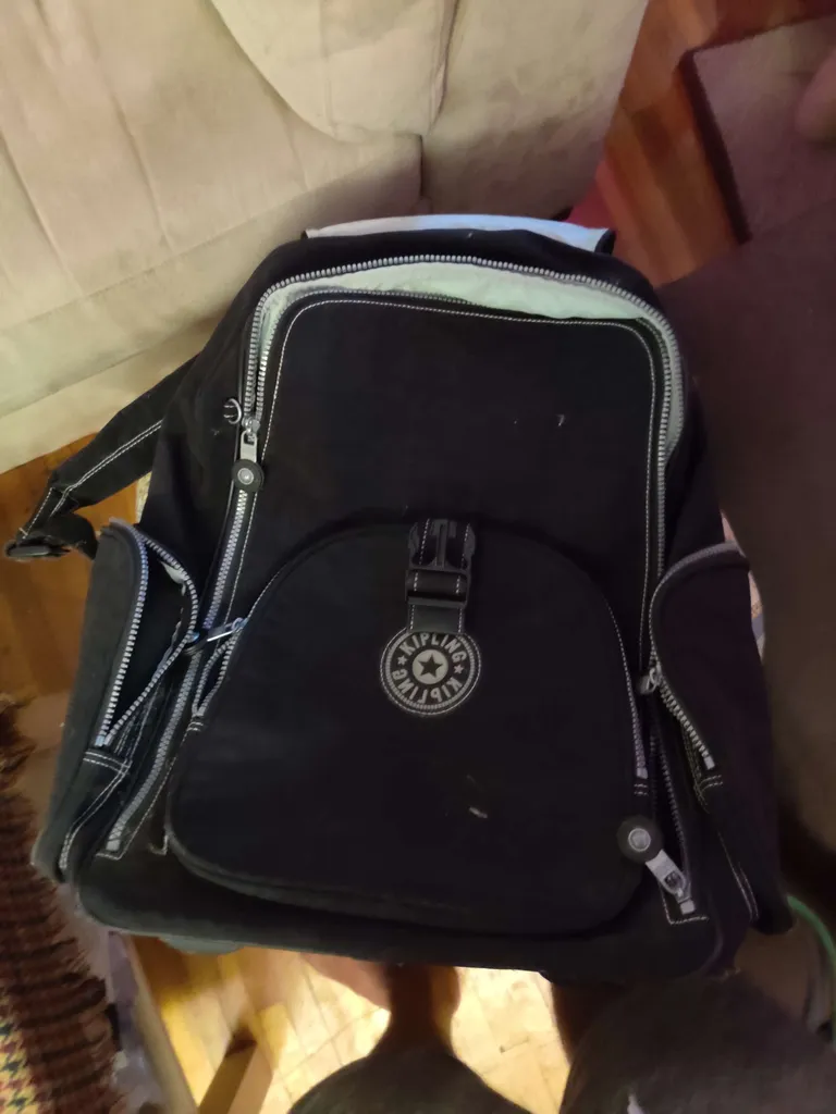 40 L Kipling luggage bag photo 1