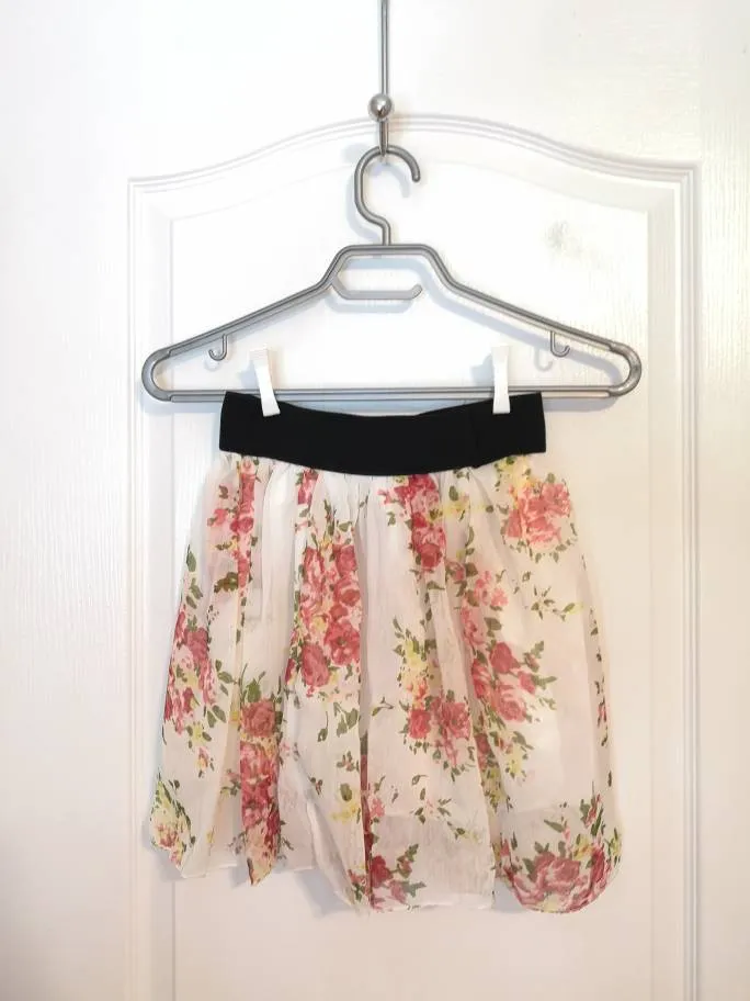 Floral Skirt With Black Waist Band photo 1