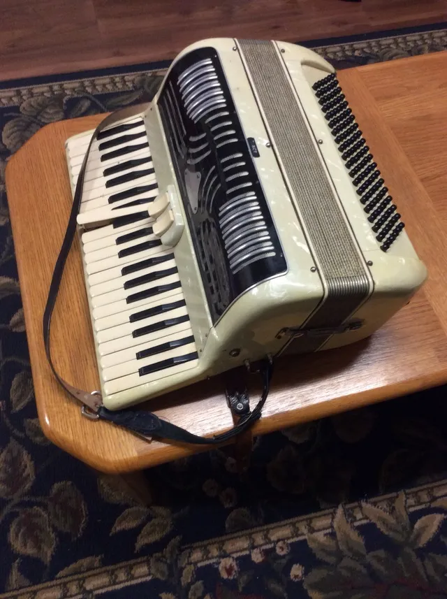 Salanti Accordion photo 1