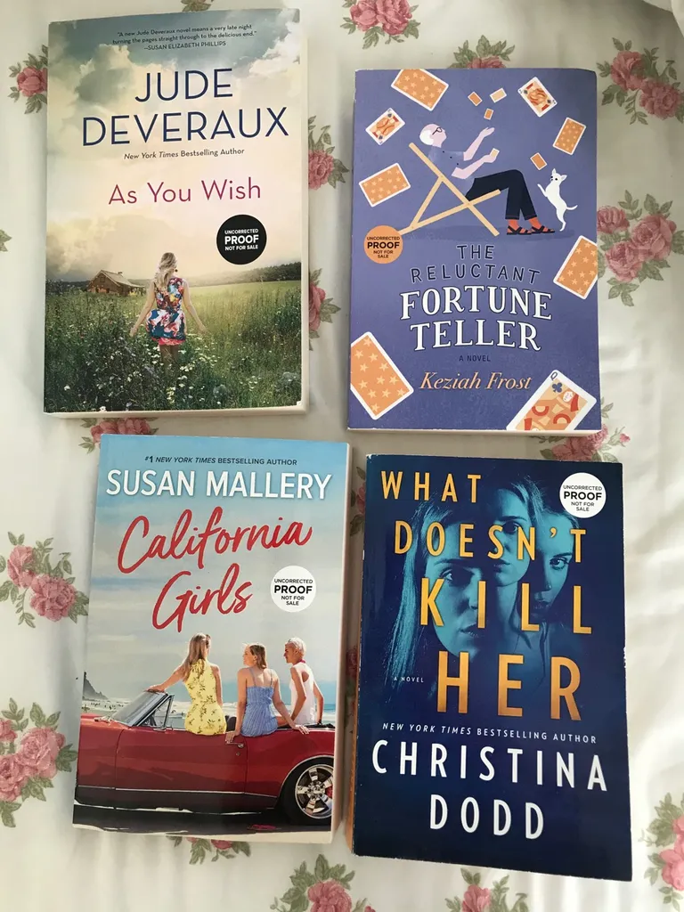 🎁Brand New Books photo 1