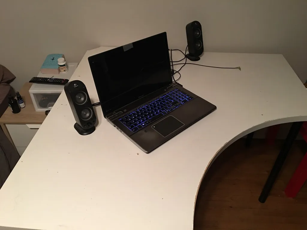 Computer Desk -laptop For Reference Not For Sale photo 1