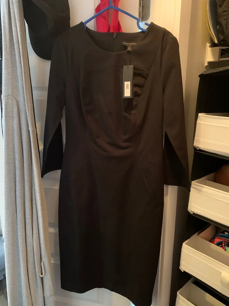 Black Size 8 Banana Republic Dress, Like New photo 1