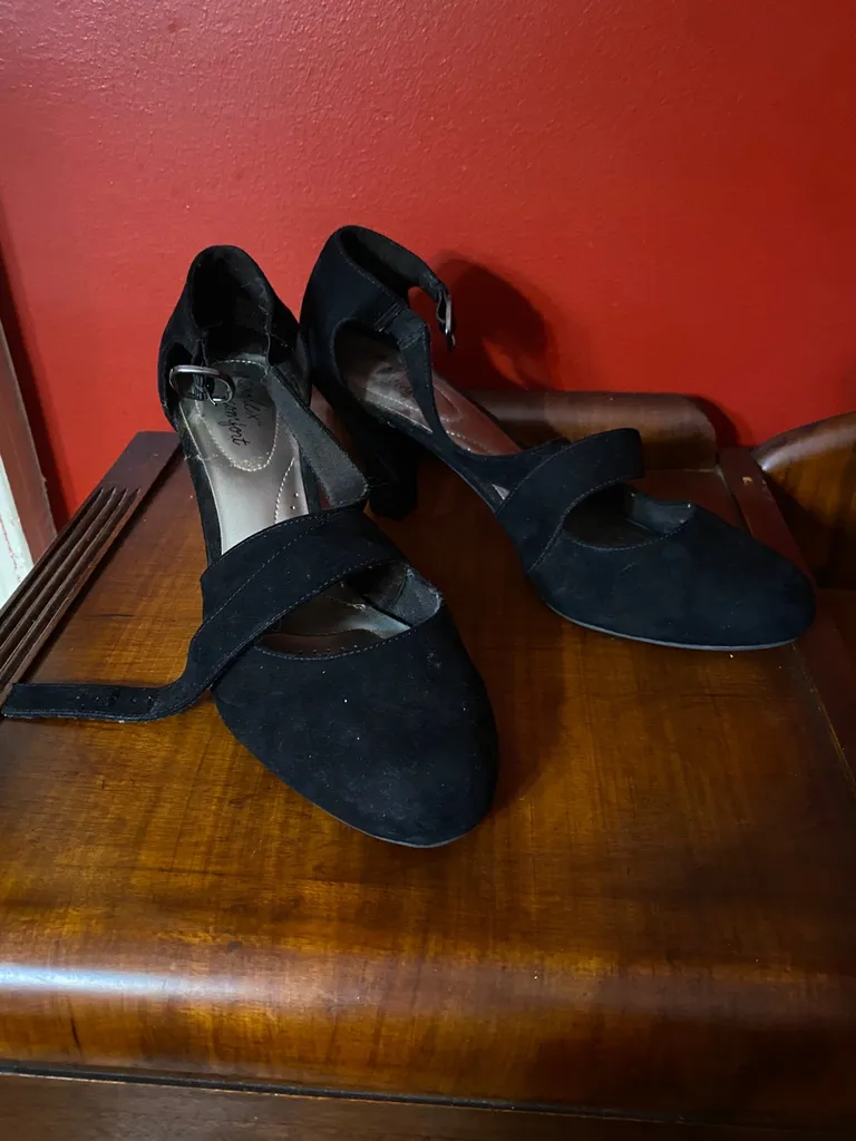 Size 10 Dexflex Comfort High Heels photo 1