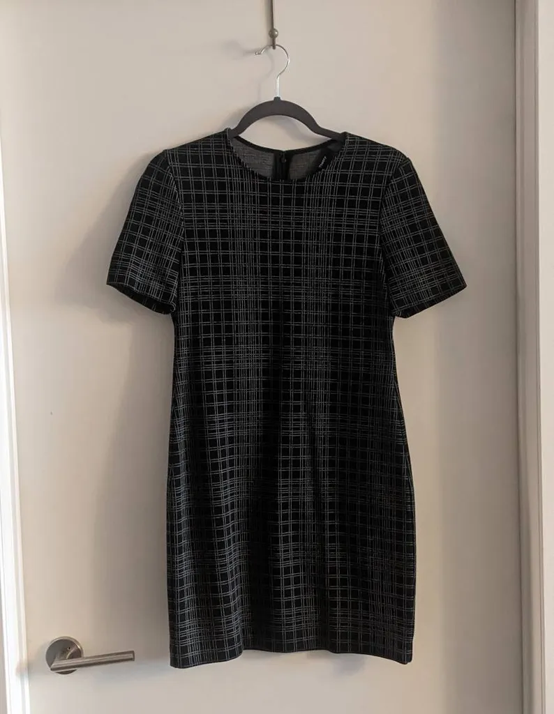 BNWOT Theory Dress photo 1