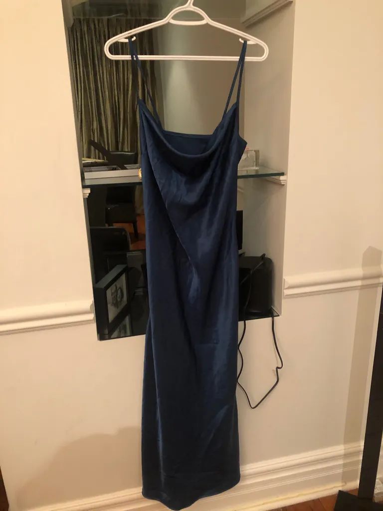 Classic gown size small photo 1