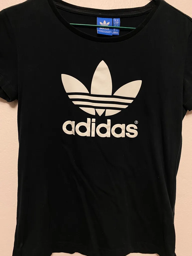 Adidas Tshirt Size Small photo 1