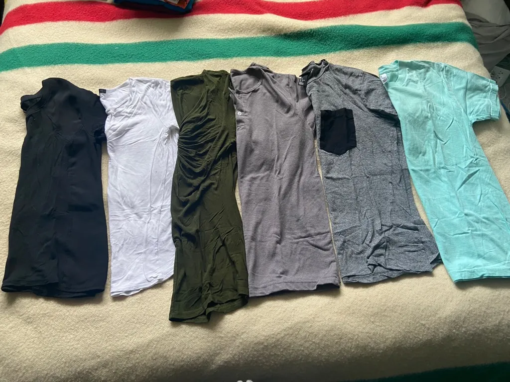 6 T Shirts photo 1