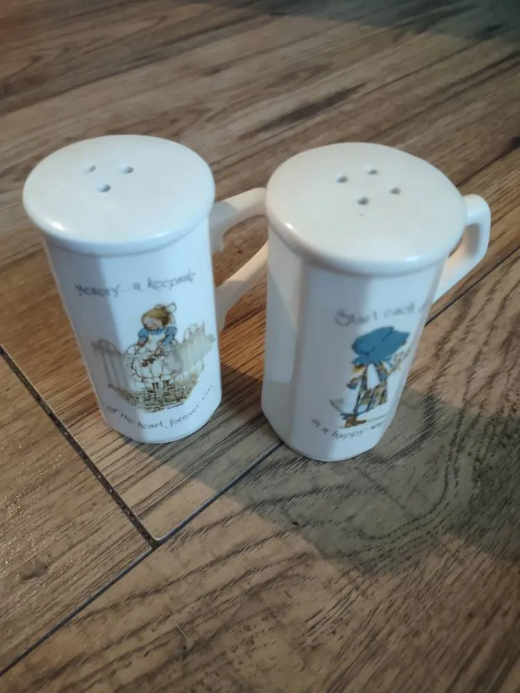 Salt N Pepper Shakers photo 1