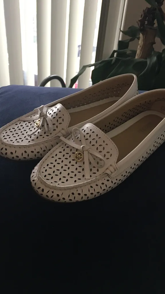 Michael Kors White Flats Size 7M New photo 1