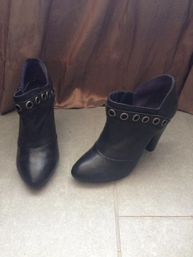 Black Ankle Boots - Size 6 Women's photo 1