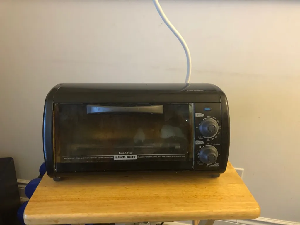 Black And Decker Toaster Oven photo 1