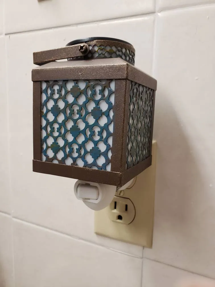 Scentsationals Night Light Wax Warmer photo 1