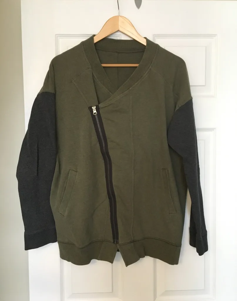 Lululemon Sweater photo 1