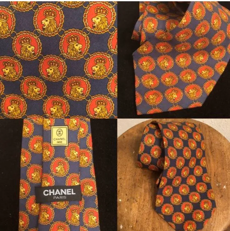 vintage  Rare 1980s Chanel silk necktie with leo lion medalli... photo 1