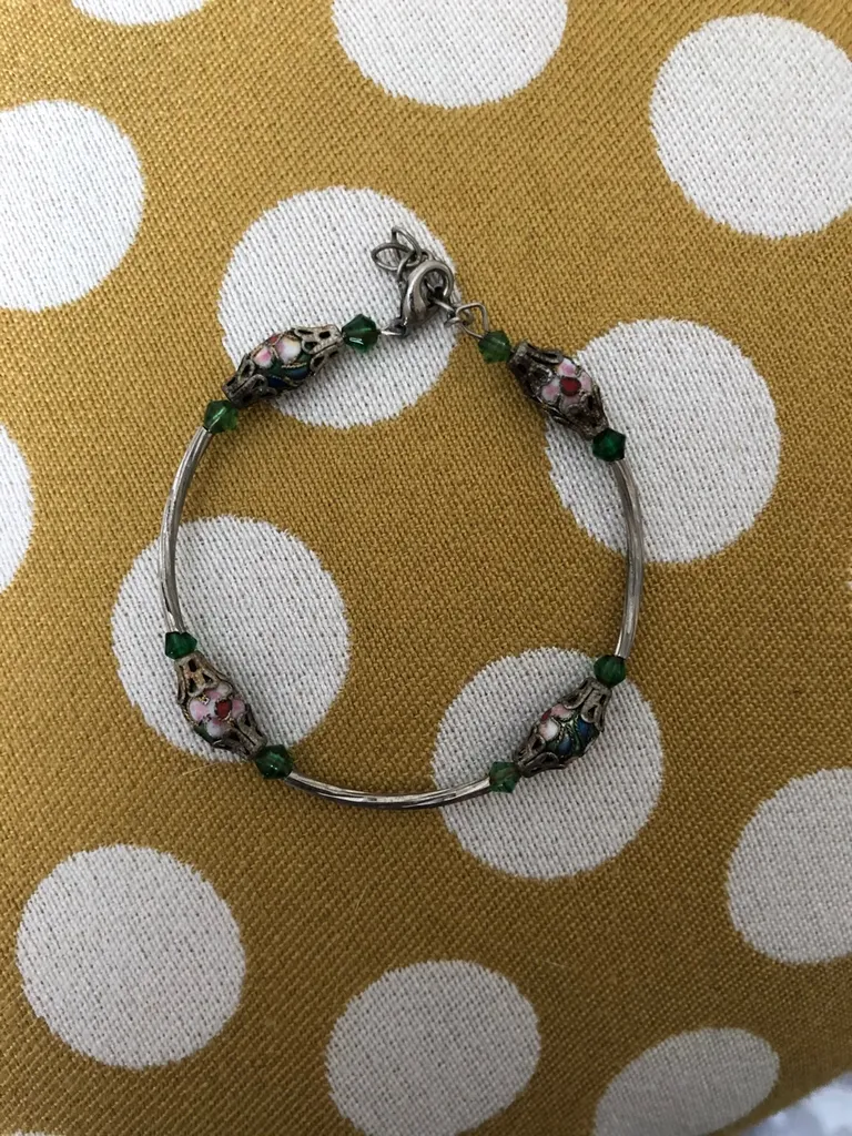 Green And Floral Bead Bracelet photo 1