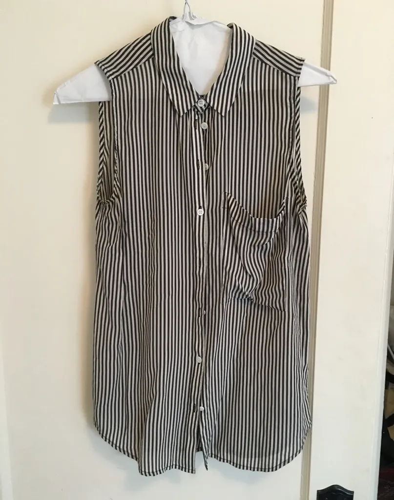 Club Monaco Silk Sleeveless Top - XS photo 1