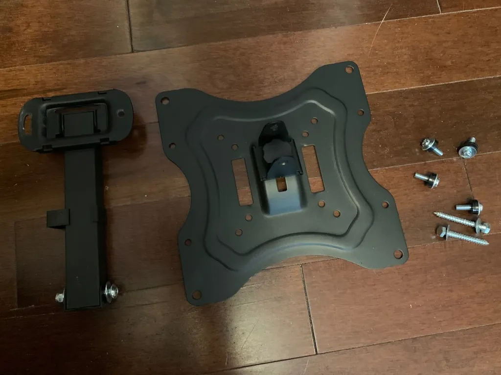 Full Motion TV Wall Mount for flat screen tv 17-37” swivel arm photo 1