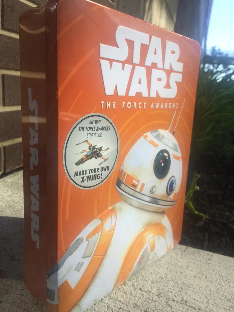 Star Wars The Force Awakens X-Wing Model Kit photo 1