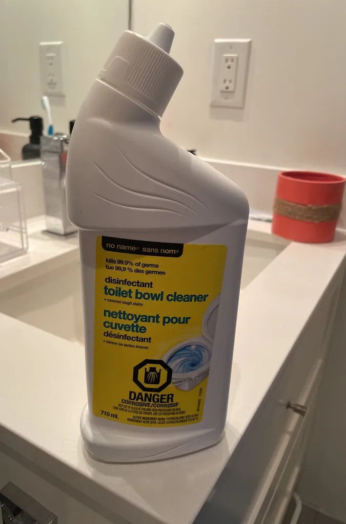 BN Toilet Bowl Cleaner photo 1