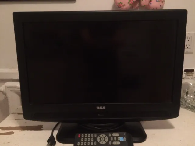 Excellent Condition!! 22" Flat Screen Tv photo 1