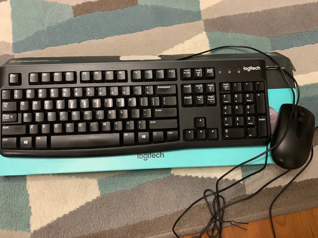 Logitech Keyboard + Mouse photo 1