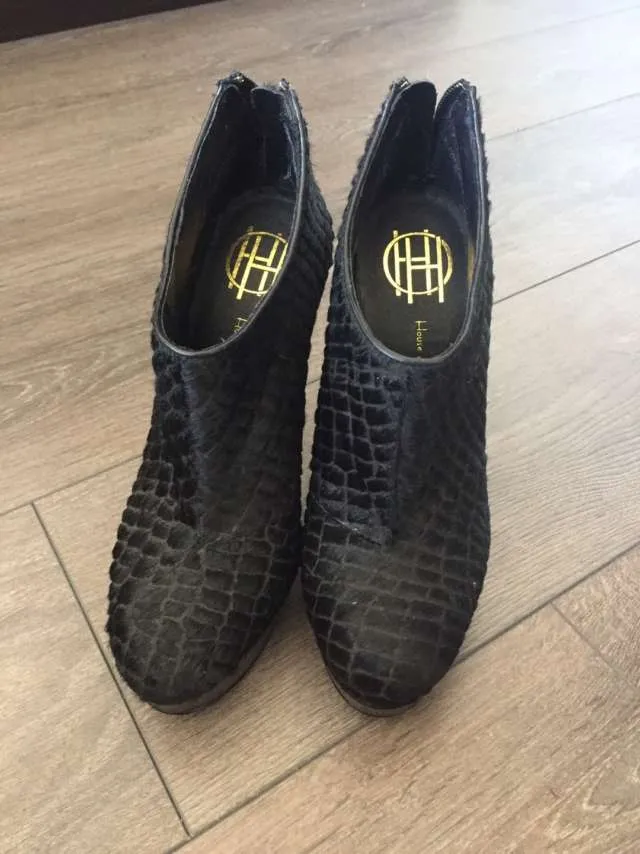 Size 37 House Of Harlow Black Heels photo 1