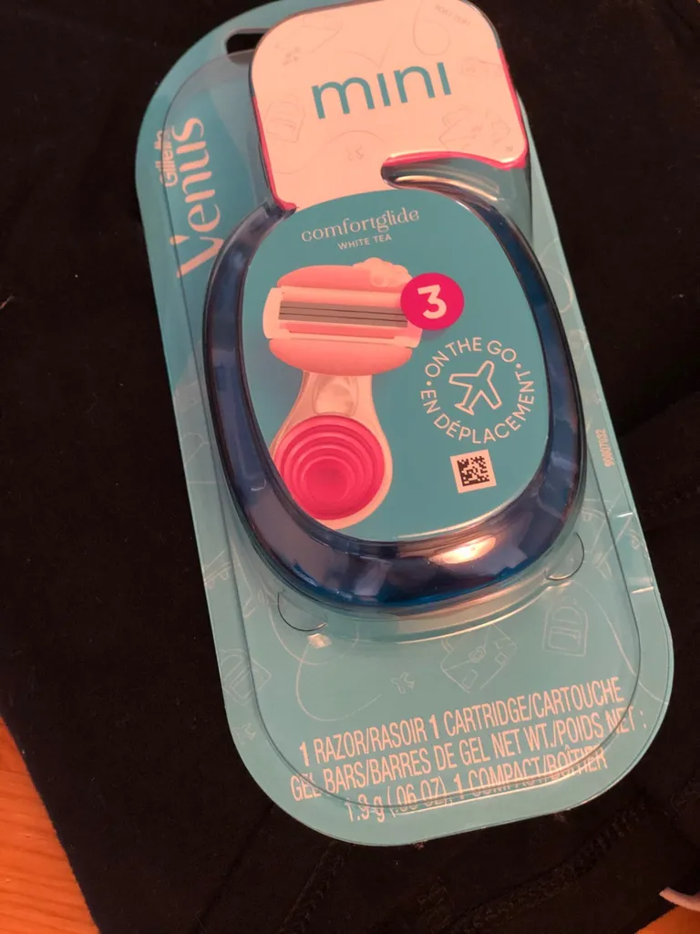 Bnib Venus Gillette Razor photo 1